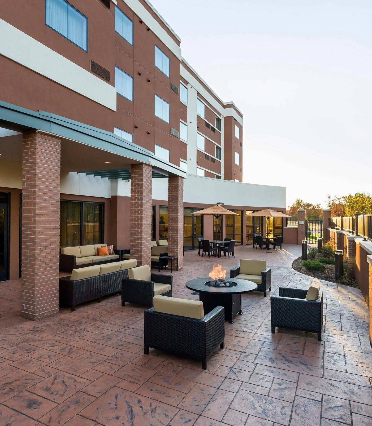 Courtyard By Marriott Kalamazoo Portage Exterior foto